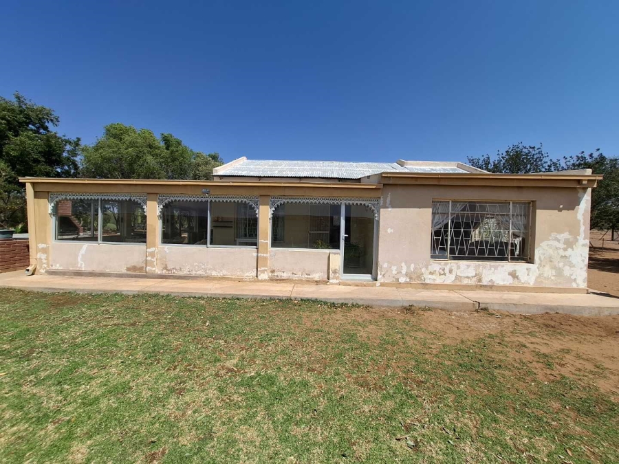 4 Bedroom Property for Sale in Karos Northern Cape
